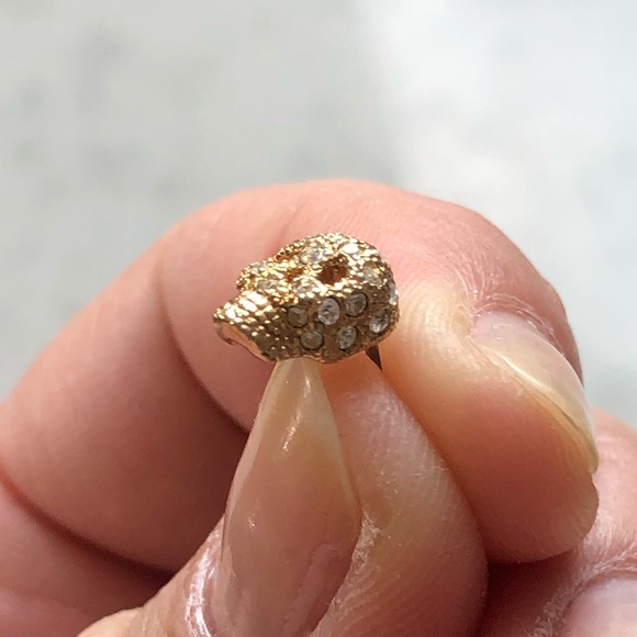 GOLD SKULL DIAMOND EARRINGS - Picture 4 of 8